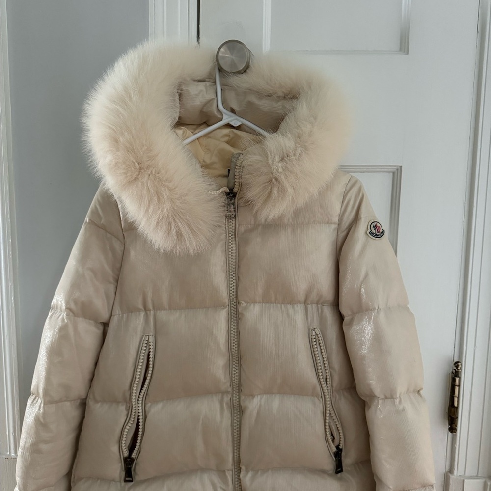 Moncler women’s jacket. Comfy, fashionable and almost new!
